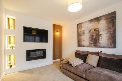 12 Tregarth Road, Bristol, BS3 2QS