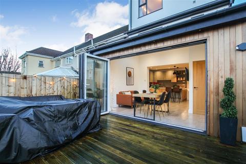 12 Tregarth Road, Bristol, BS3 2QS