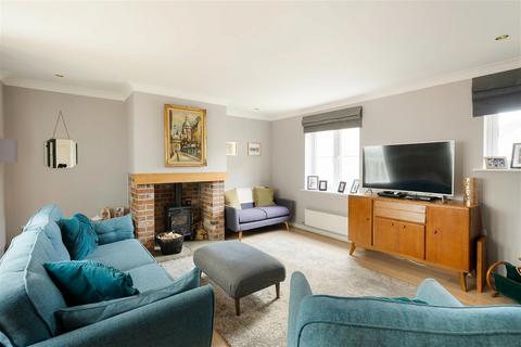 69 Kings Croft, Long Ashton, Bristol, BS41 9ED