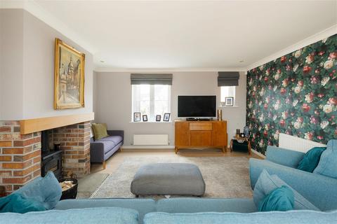 69 Kings Croft, Long Ashton, Bristol, BS41 9ED