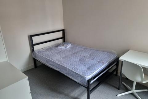 1 bedroom in a house share to rent - Seaford Street