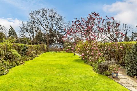 29 Lynton Road, New Malden, KT3 5ED