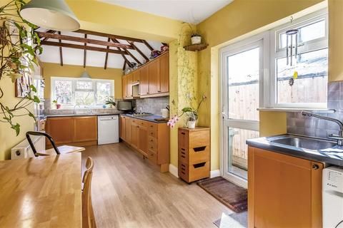 29 Lynton Road, New Malden, KT3 5ED