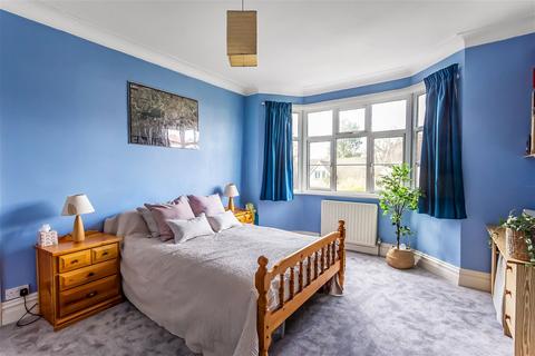 29 Lynton Road, New Malden, KT3 5ED