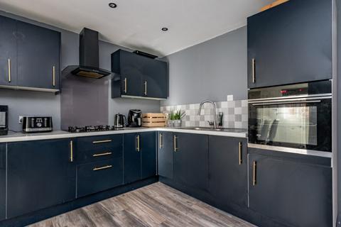 22 Castleview Grove, Edinburgh, EH16 4BN