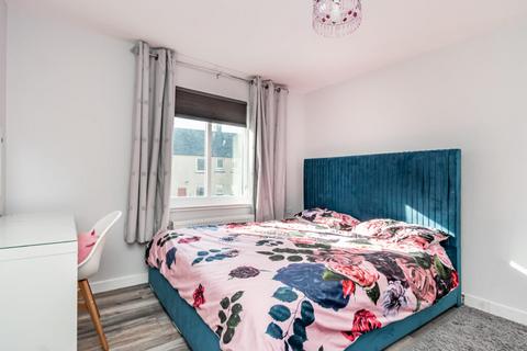 22 Castleview Grove, Edinburgh, EH16 4BN
