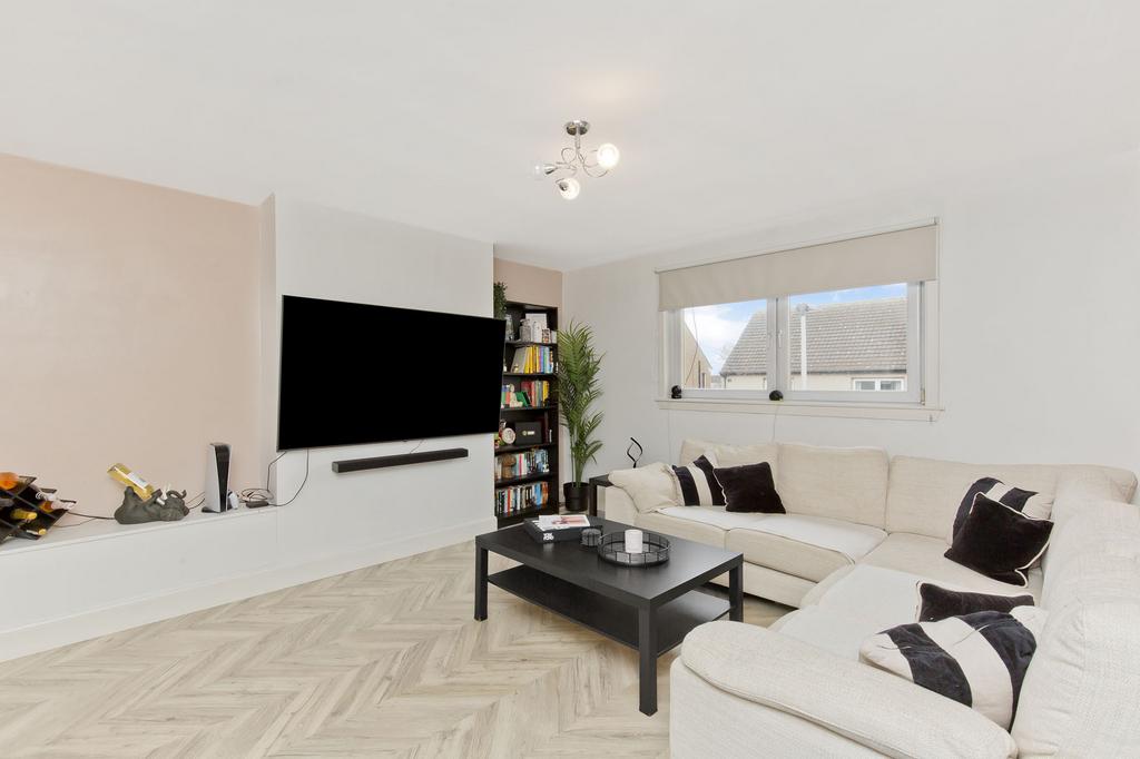 19 Forthview Crescent, Danderhall... 3 bed flat for sale £185,000