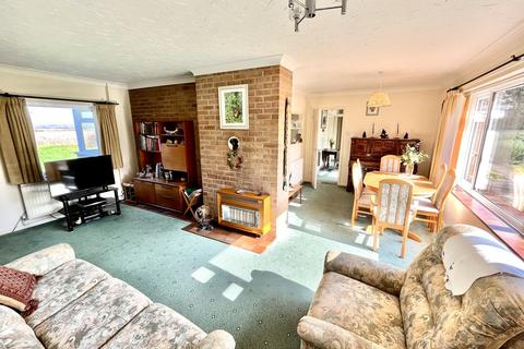 3 bedroom detached bungalow for sale, Walcot Road, Diss IP22