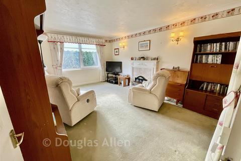 2 bedroom flat for sale, Fentiman Way, Hornchurch, Essex
