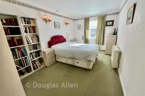 2 bedroom flat for sale, Fentiman Way, Hornchurch, Essex