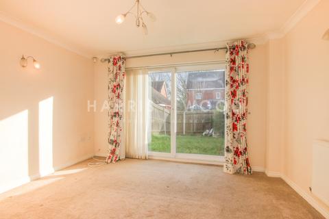 3 bedroom semi-detached house for sale - Gavin Way, Highwoods, Colchester, CO4