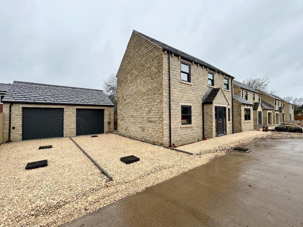 Spring Farm Court, Carlton, Barnsley... 4 bed detached house for sale