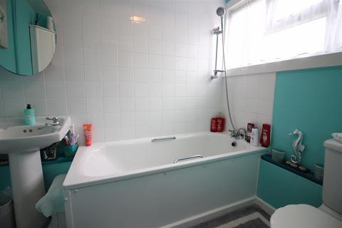 114 Canons Brook, Harlow, CM19 4EG