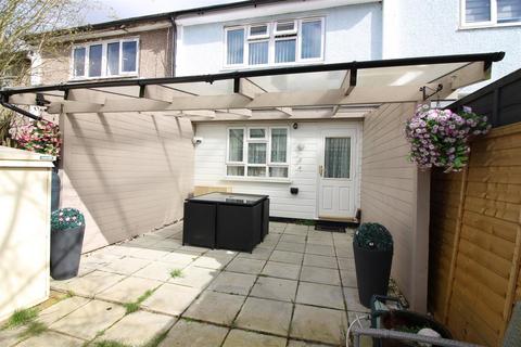 114 Canons Brook, Harlow, CM19 4EG