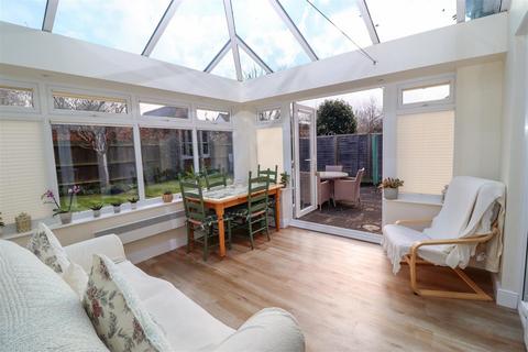 33 Browning Road, Church Crookham, Fleet, GU52 0YY