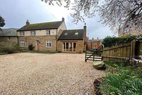 4 bedroom country house for sale - Pinetree House, Sycamore Lane, Wymondham