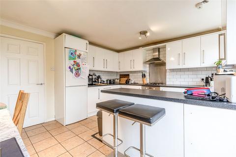 5 Knowle Gardens, West Byfleet, KT14 6EL