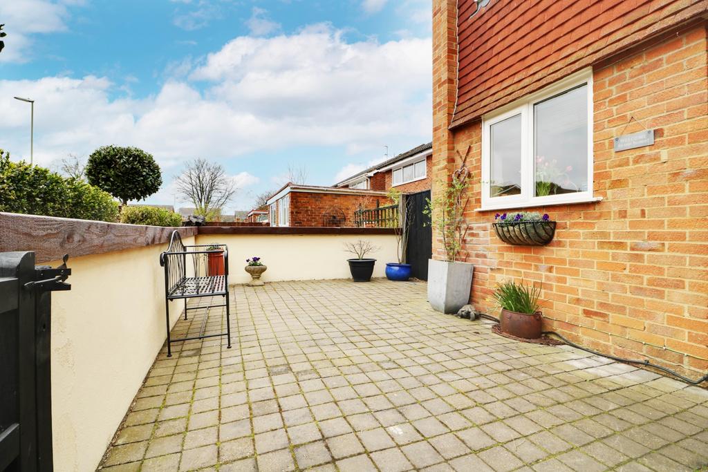 Patio at the front