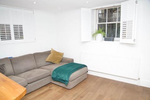 1 bedroom apartment for sale, Lantern House, Connaught Mews, SE18 6SU