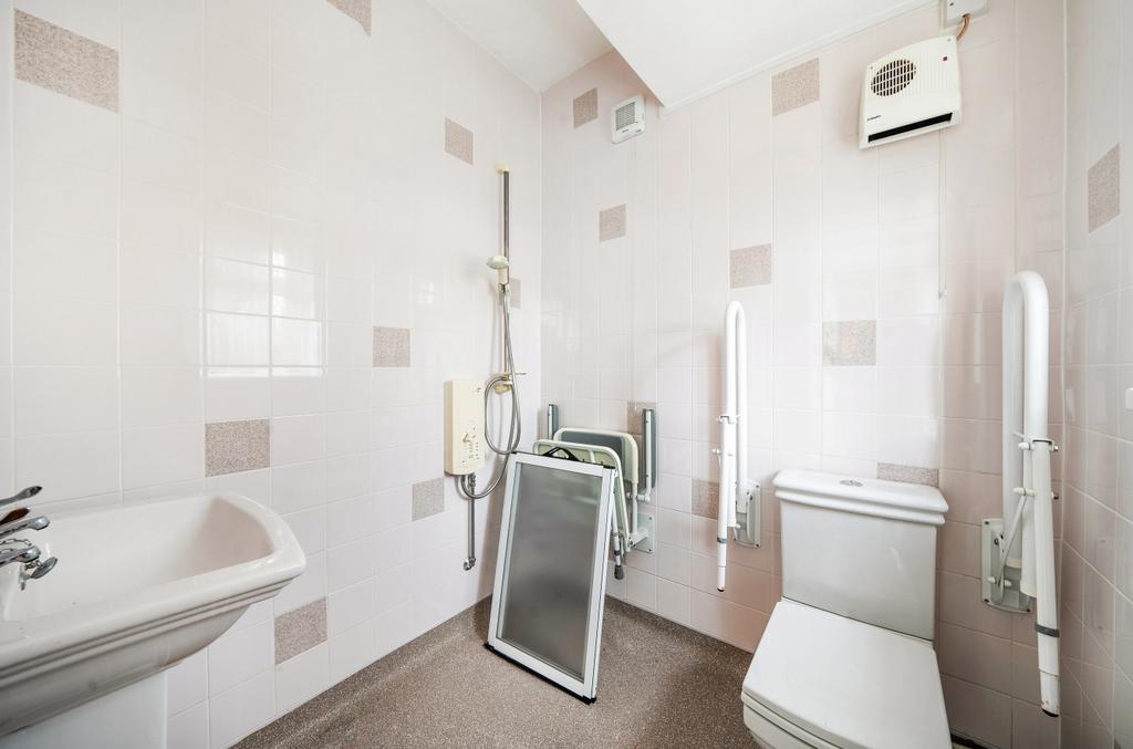 Ground Floor Shower