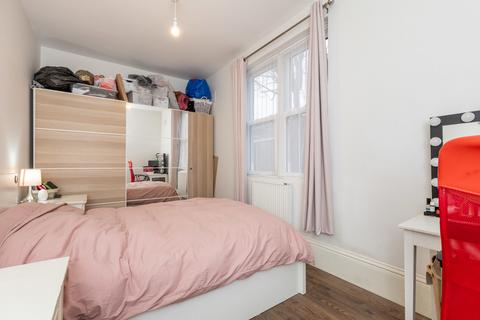 2 bedroom apartment for sale, Mitcham Park, CR4