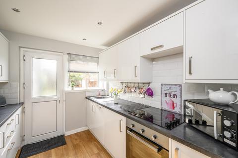 71 Broomhall Crescent, Edinburgh, EH12 7PG