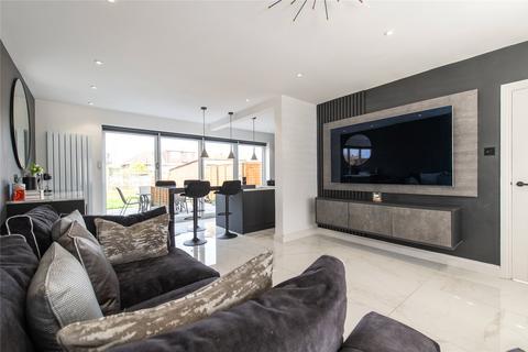 32 Leander Drive, Gravesend, DA12 4NE