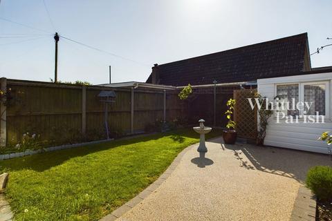 2 bedroom detached bungalow for sale, Chapel Avenue, Long Stratton