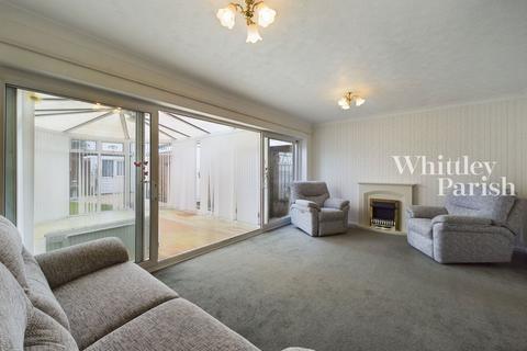 2 bedroom detached bungalow for sale, Chapel Avenue, Long Stratton