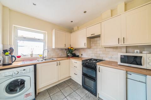 2 bedroom end of terrace house for sale, Kingfield Road, Woking, GU22