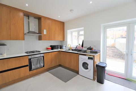 undefined, Lonsdale Road, Southall, Greater London, UB2