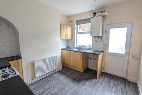 2 bedroom terraced house to rent, Grantley Street, Grantham, NG31