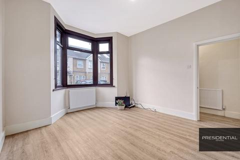 3 Lorne Road, London, E17 7PX