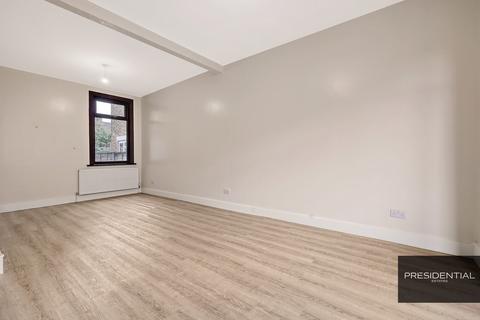 3 Lorne Road, London, E17 7PX