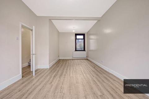 3 Lorne Road, London, E17 7PX