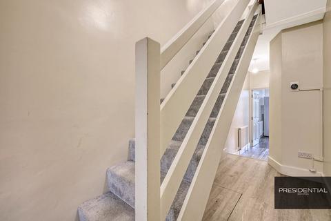 3 Lorne Road, London, E17 7PX