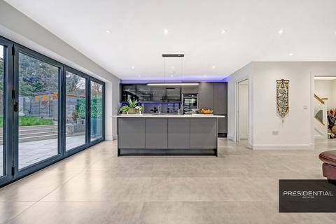 121a Burrow Road, Hainault, Chigwell, IG7 4NF