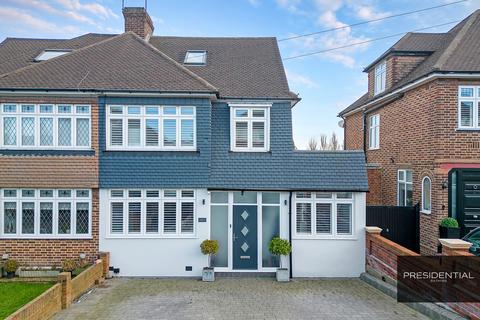 4 bedroom semi-detached house for sale - Loughton IG10
