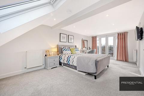 4 bedroom semi-detached house for sale - Loughton IG10