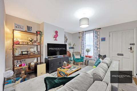 2 bedroom end of terrace house for sale, Chigwell IG7