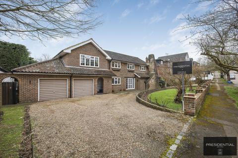 4 bedroom detached house for sale, Loughton IG10