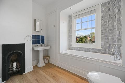 38 Gander Green Lane, Sutton, SM1 2EJ