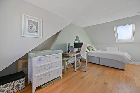 38 Gander Green Lane, Sutton, SM1 2EJ