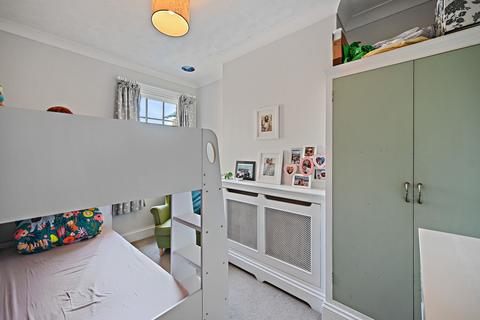 38 Gander Green Lane, Sutton, SM1 2EJ