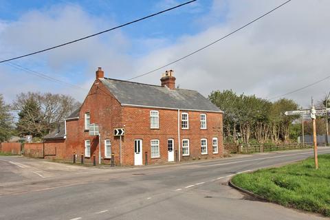 2 bedroom semi-detached house for sale, Sway Road, Lymington, Hampshire, SO41