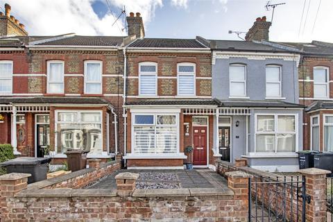 3 bedroom terraced house for sale - Cross Lane East, Gravesend, Kent, DA12