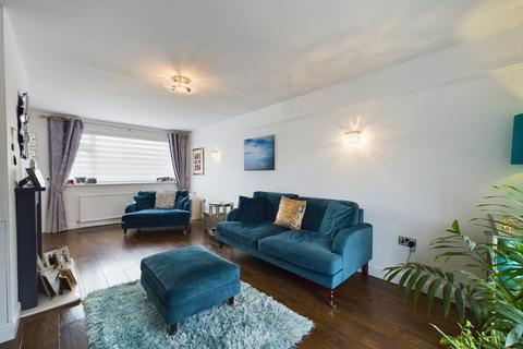 3 bedroom end of terrace house for sale, Long Road, Canvey Island, SS8