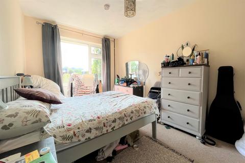 2 bedroom flat to rent - Bassett Green