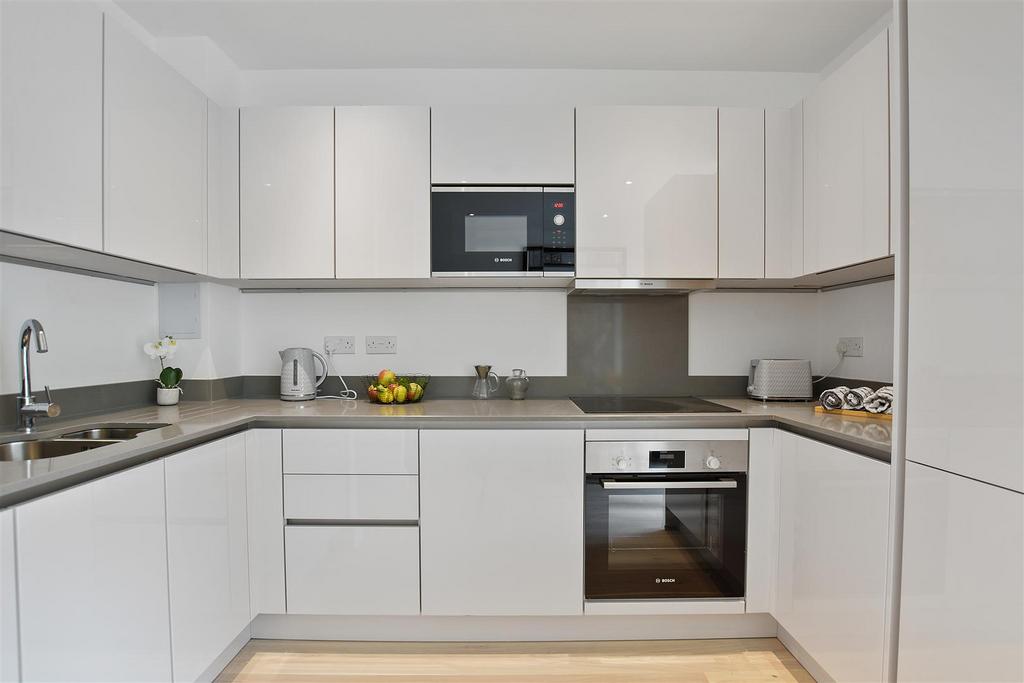 RHBP - Show House 144-156 Uxbridge Rd, W7 (96).JP