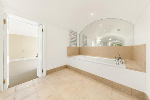 3 bedroom flat to rent, The Boltons, Chelsea SW10